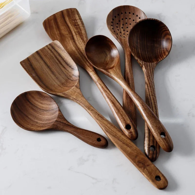 Käsin veistetty teakwood-keittosarja