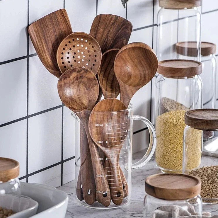 Käsin veistetty teakwood-keittosarja